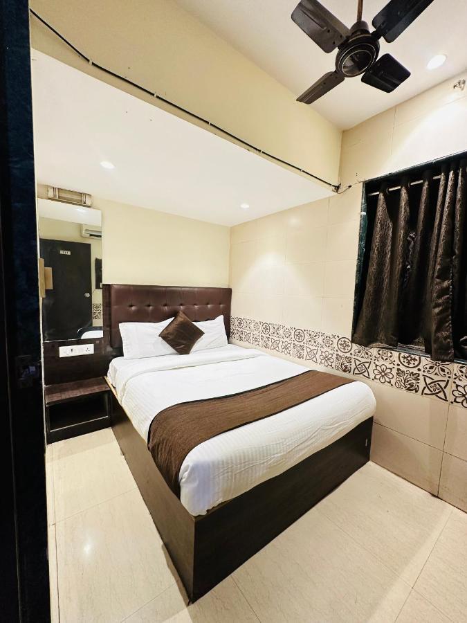 Kalpana Residency - Near Us Embassy Hotel Mumbai Exterior photo